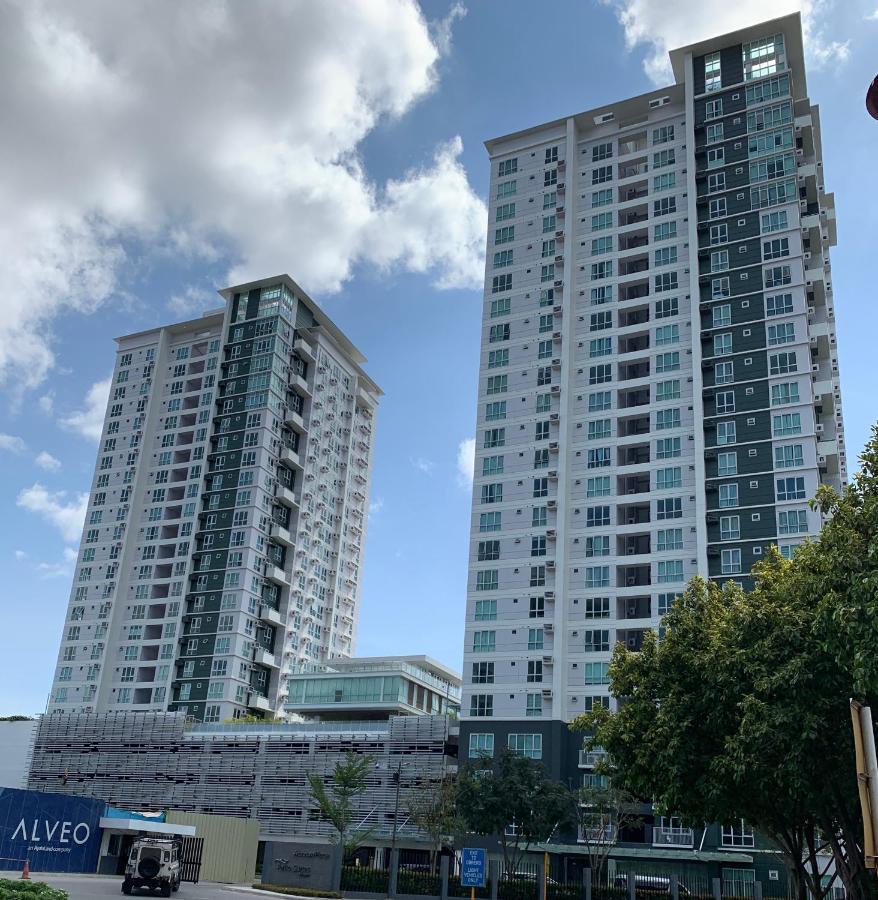 Feels Like Home Condos Abreeza Place Tower 1 & 2 Davao Exterior photo