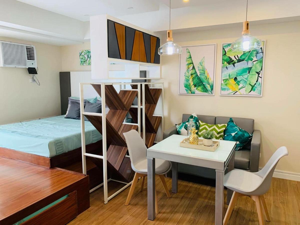 Feels Like Home Condos Abreeza Place Tower 1 & 2 Davao Exterior photo