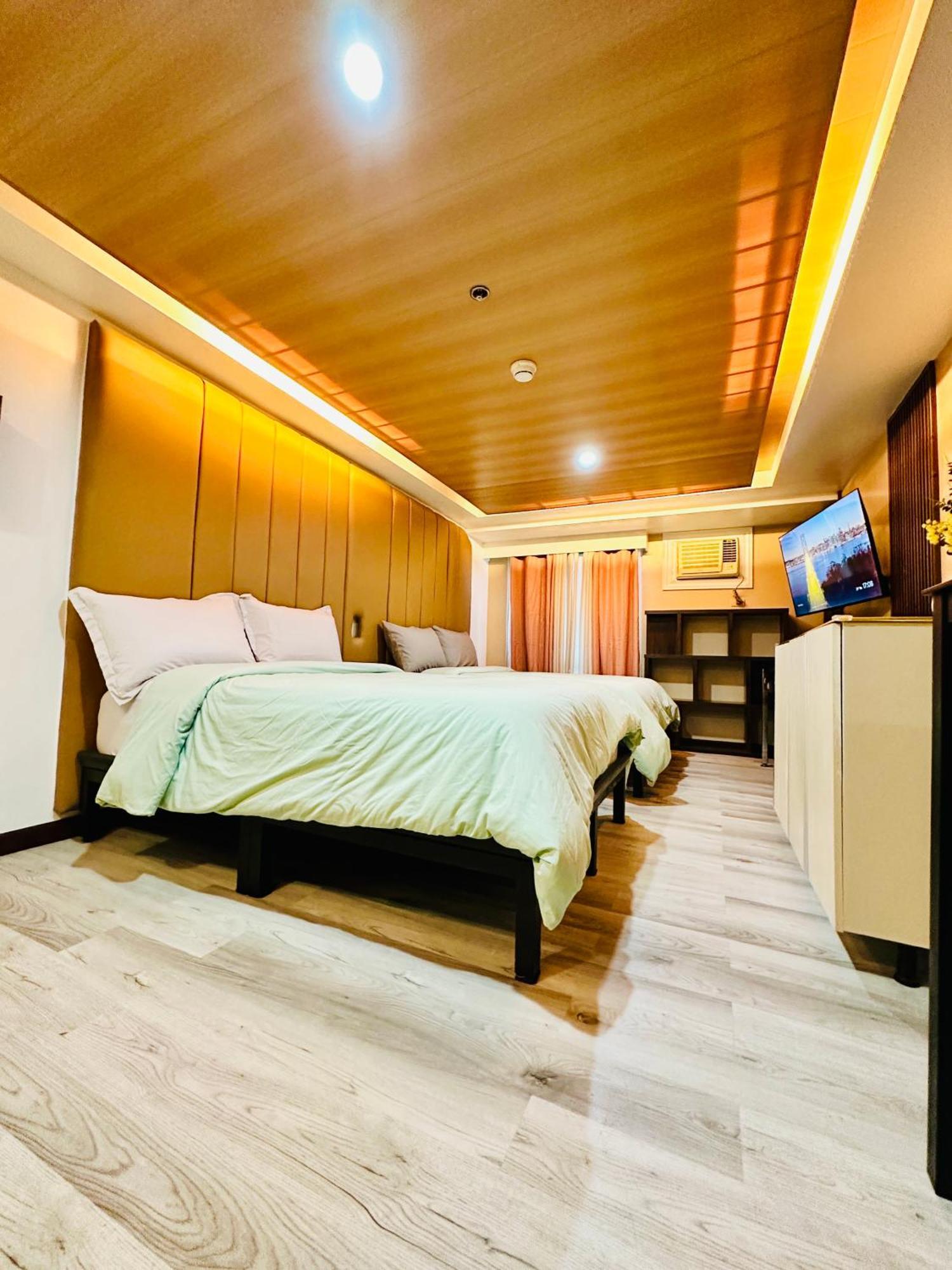 Feels Like Home Condos Abreeza Place Tower 1 & 2 Davao Exterior photo