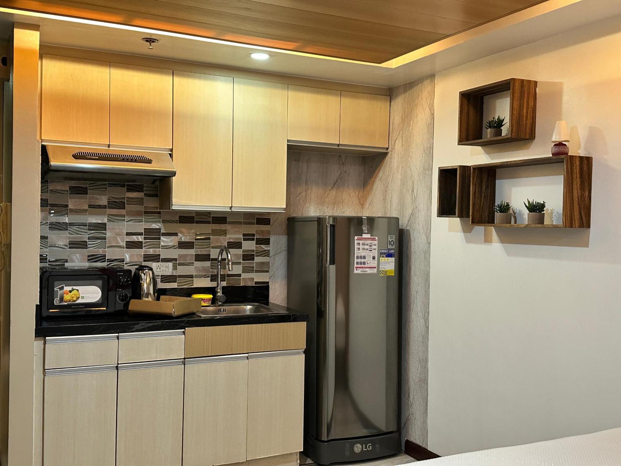 Feels Like Home Condos Abreeza Place Tower 1 & 2 Davao Exterior photo