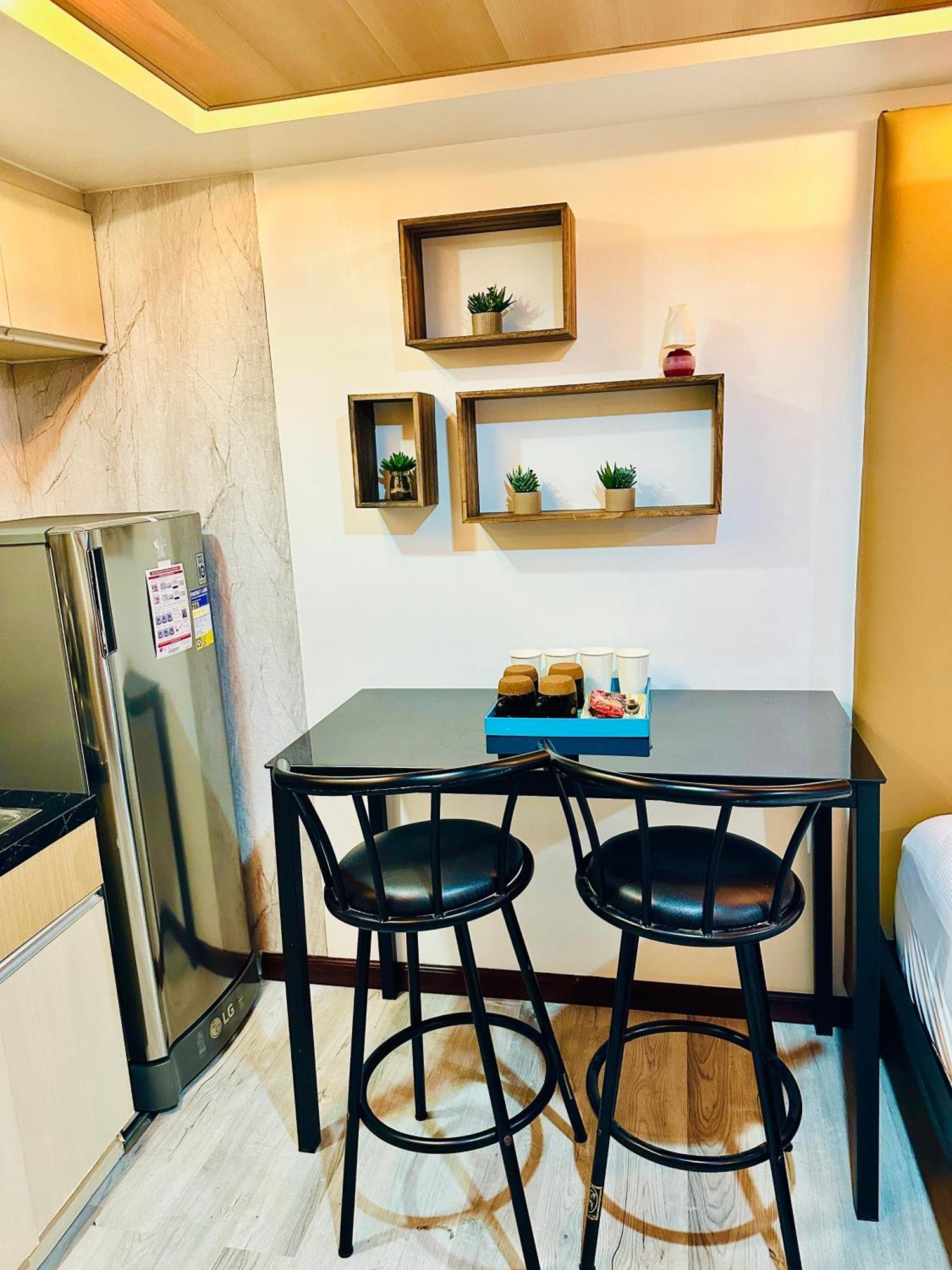Feels Like Home Condos Abreeza Place Tower 1 & 2 Davao Exterior photo